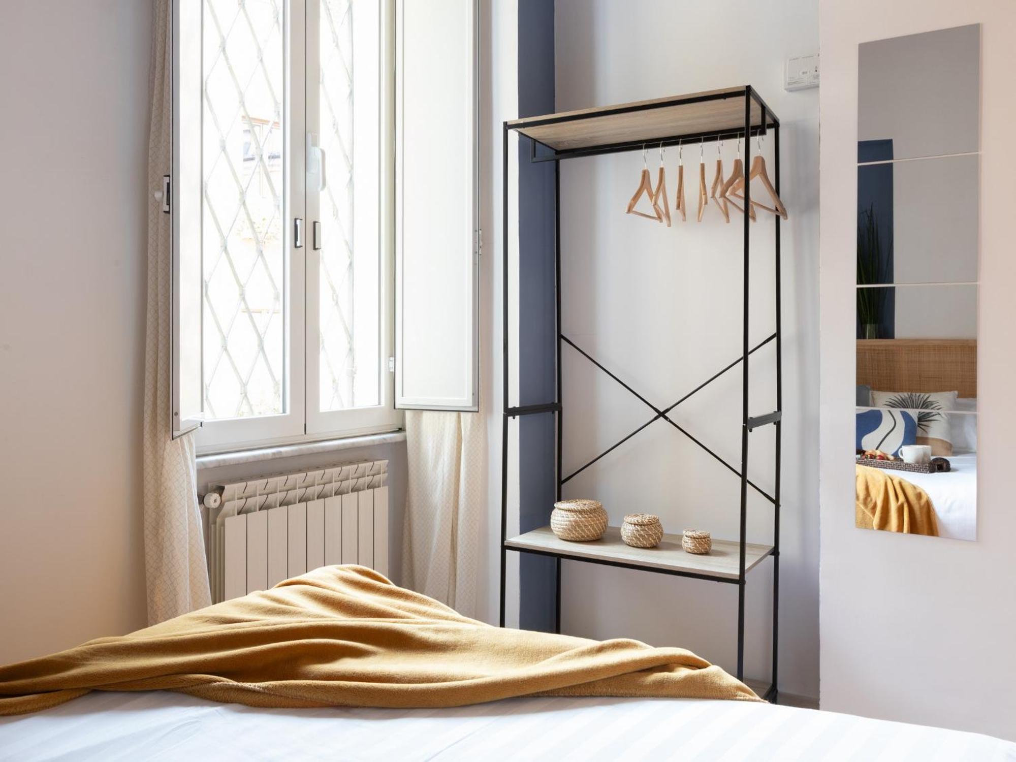 The Best Rent - Two-Bedroom Apartment With Terrace Near Trevi Fountain ローマ エクステリア 写真