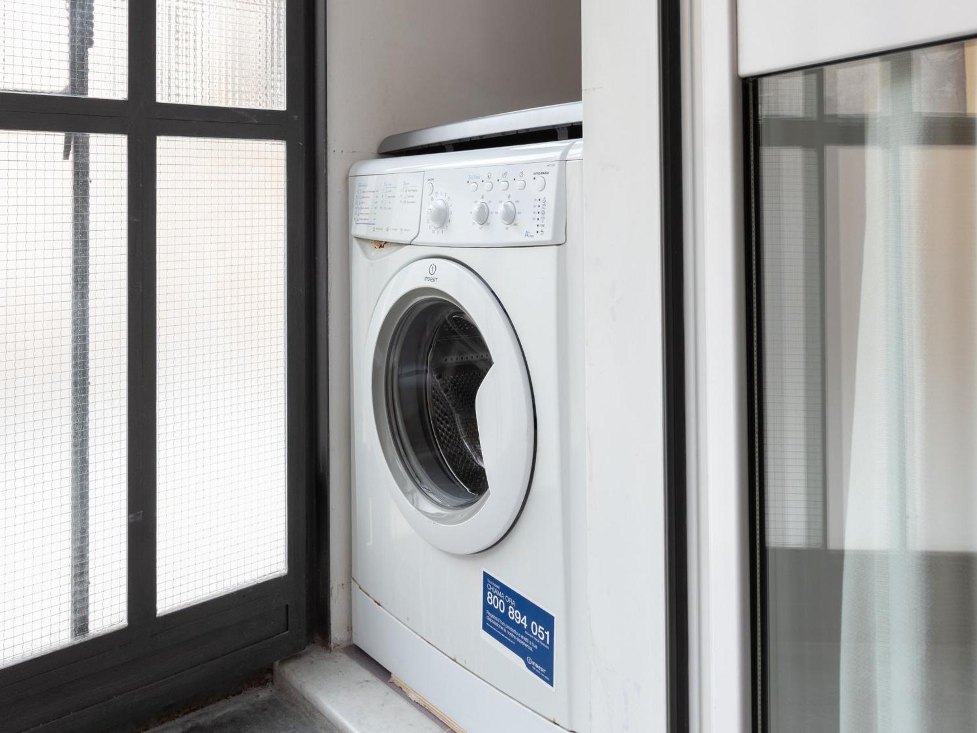 The Best Rent - Two-Bedroom Apartment With Terrace Near Trevi Fountain ローマ エクステリア 写真