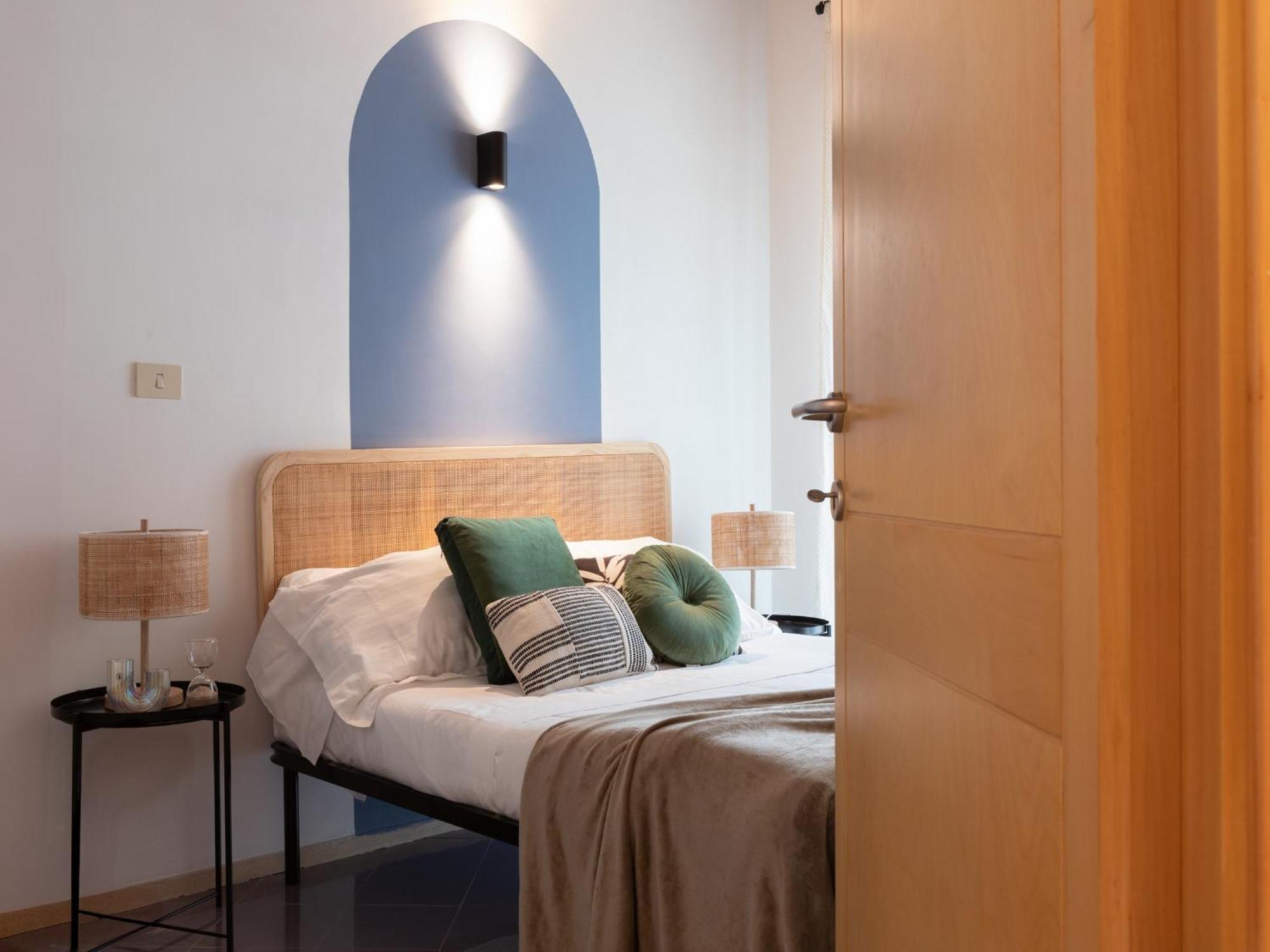 The Best Rent - Two-Bedroom Apartment With Terrace Near Trevi Fountain ローマ エクステリア 写真